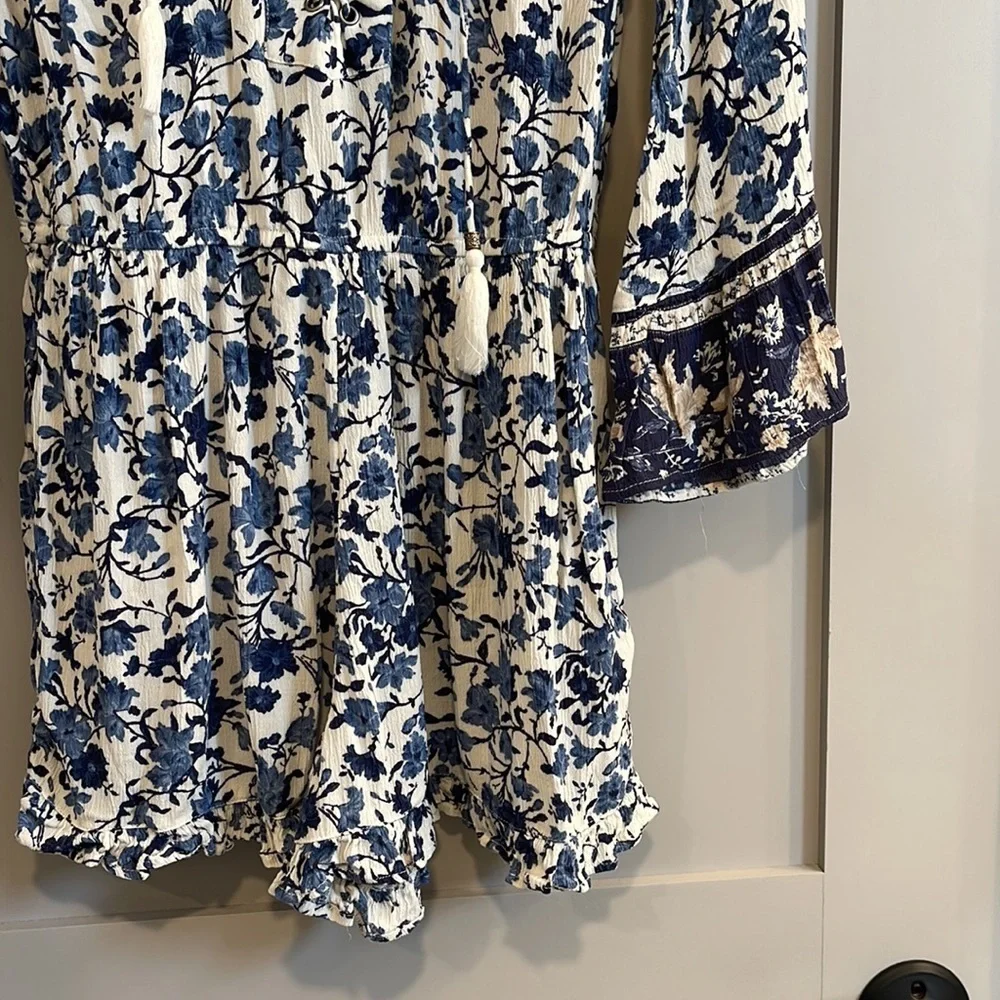 American Eagle Floral Romper Long Sleeves XS Boho Fall Lace up Bell Sleeve